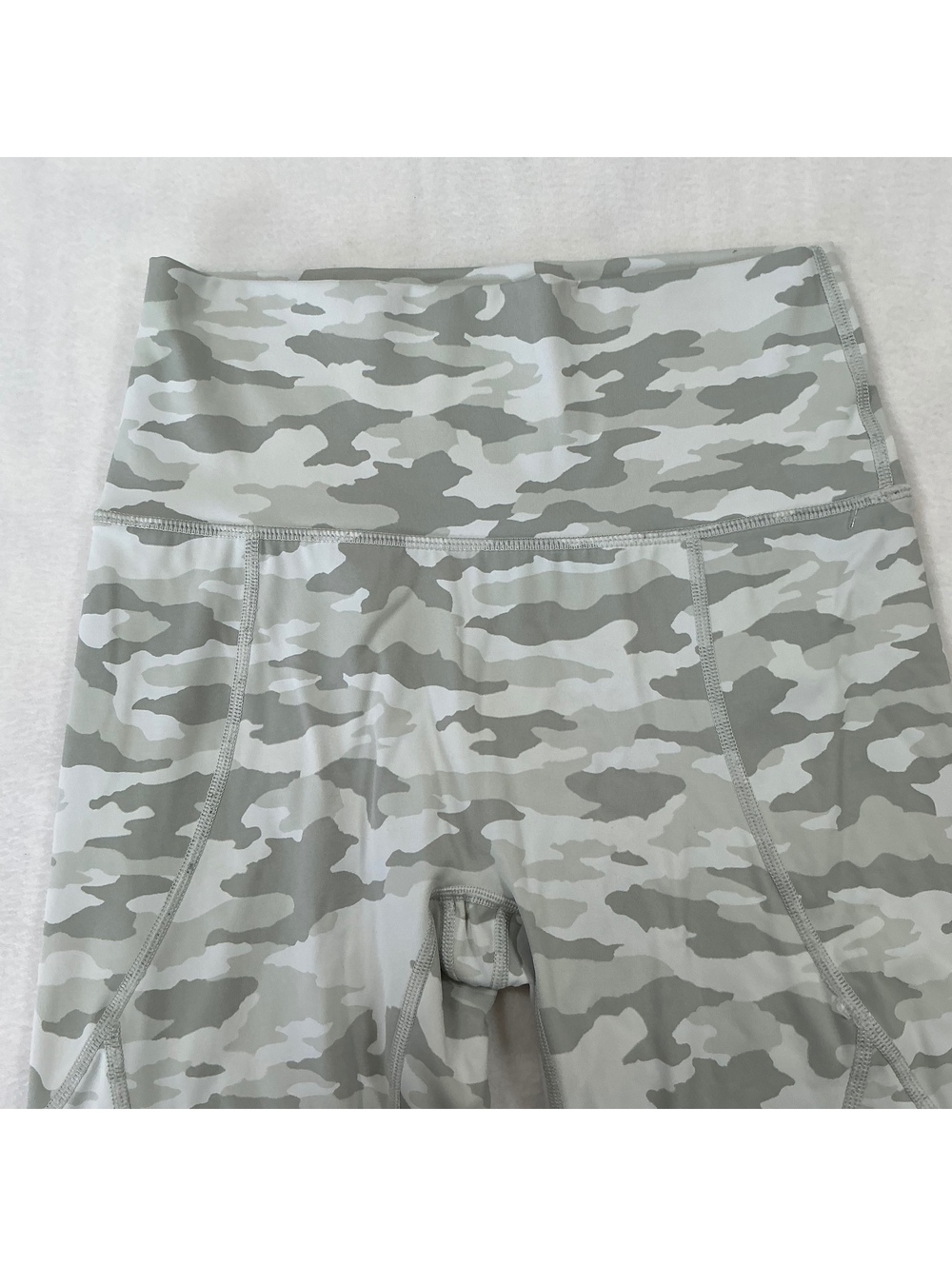 Aerie‎ Offline Camo High Rise 7/8 Leggings Gray White Women’s Medium